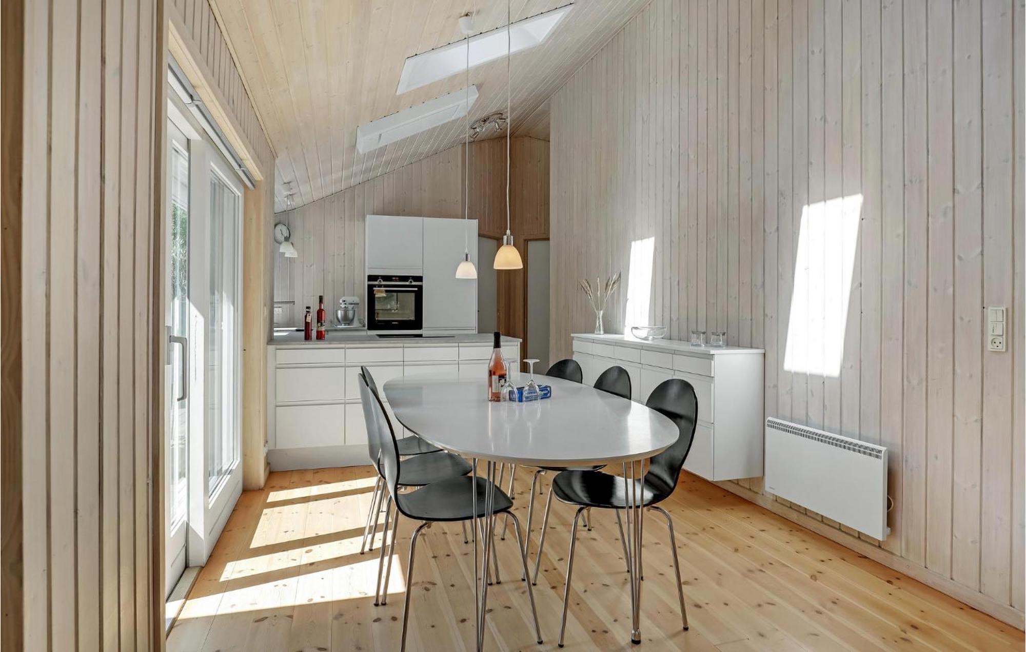 Awesome Home In Nexo With Sauna Snogebaek Екстер'єр фото