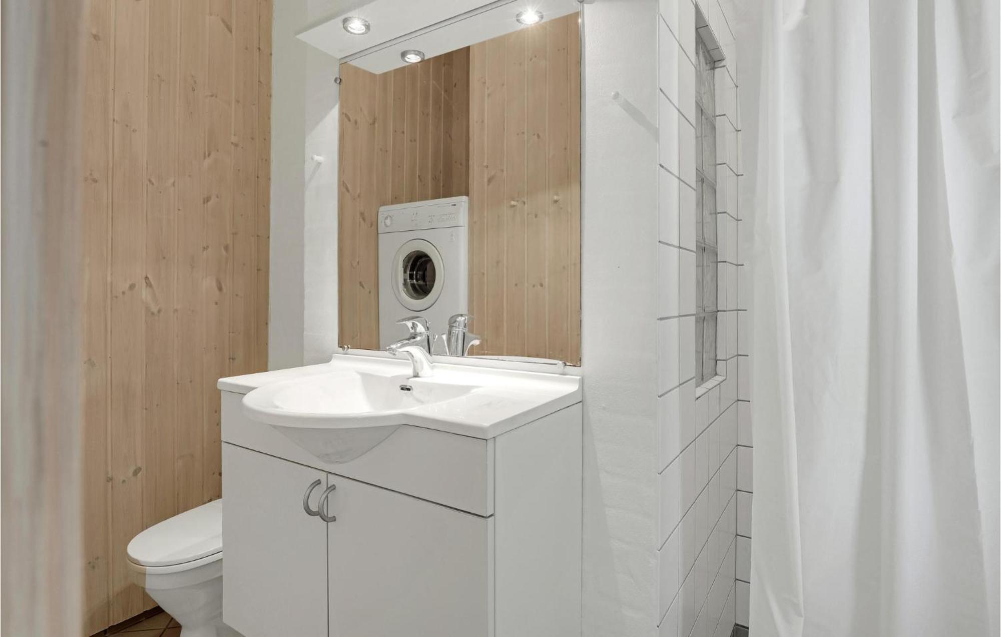 Awesome Home In Nexo With Sauna Snogebaek Екстер'єр фото