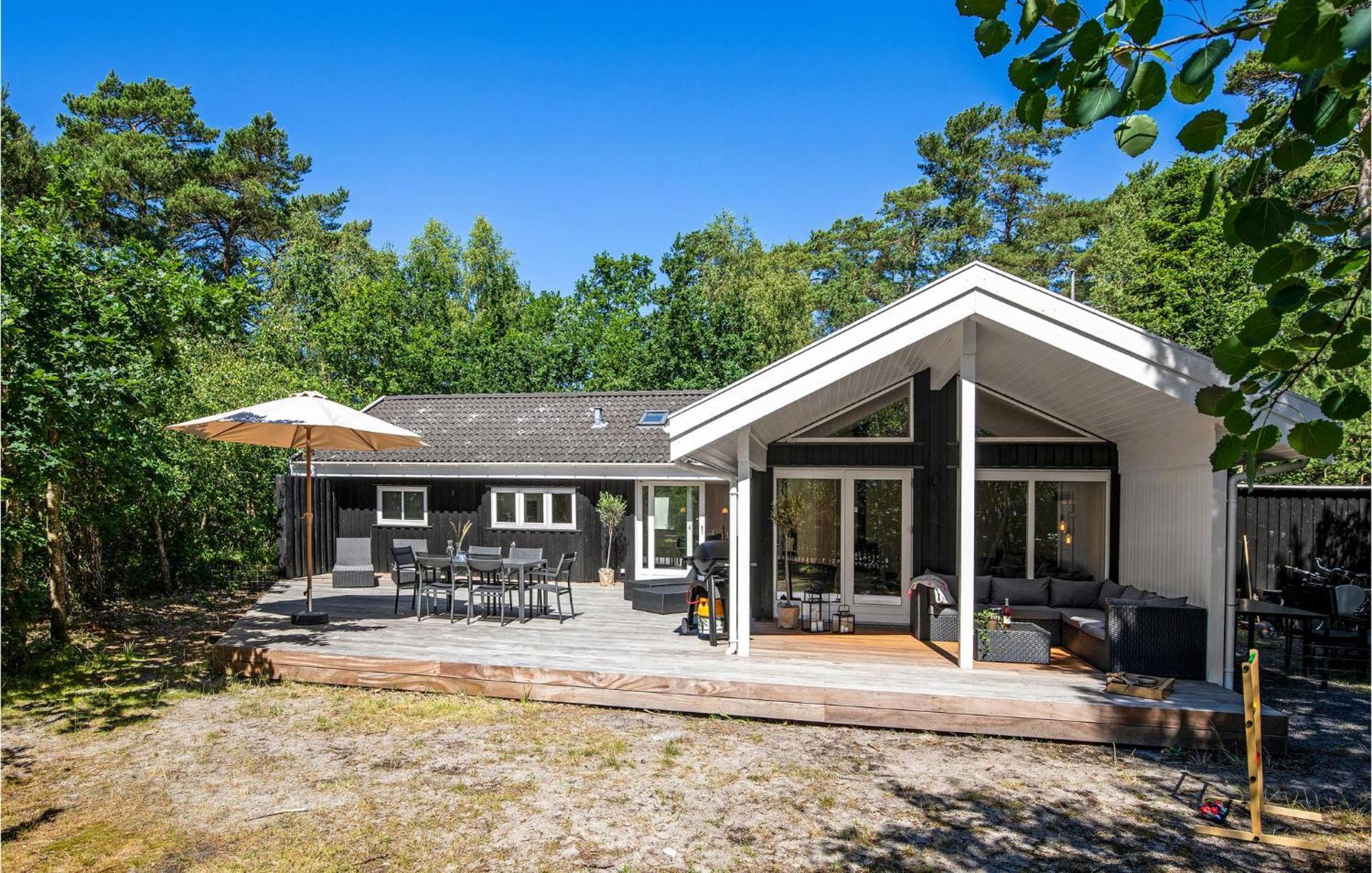 Awesome Home In Nexo With Sauna Snogebaek Екстер'єр фото